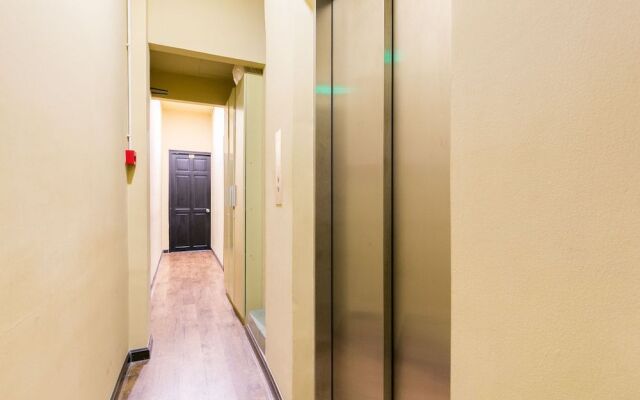 Oyo 438 Small Bay Hotel