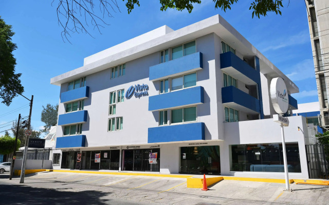 Vista Express Guadalajara Expo SureStay Collection by BW
