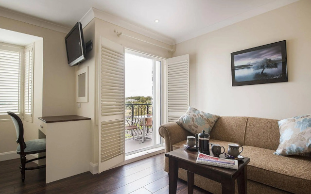 Sea Breeze Lodge B&B