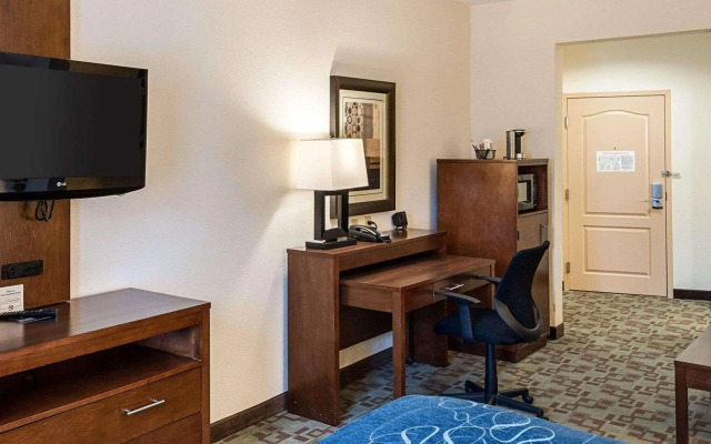 Comfort Suites Oil Center