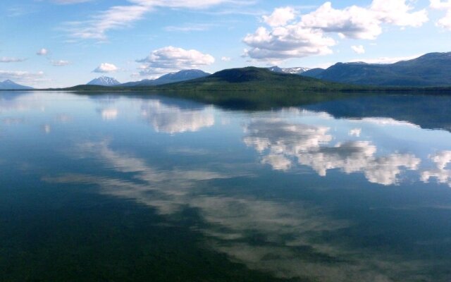 Little Atlin Lodge