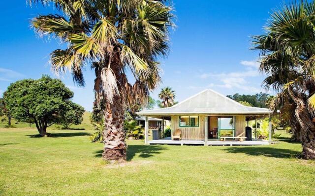 Slipper Island Resorts