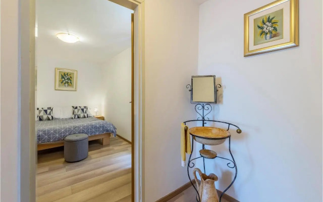 Holiday home Pinezici I