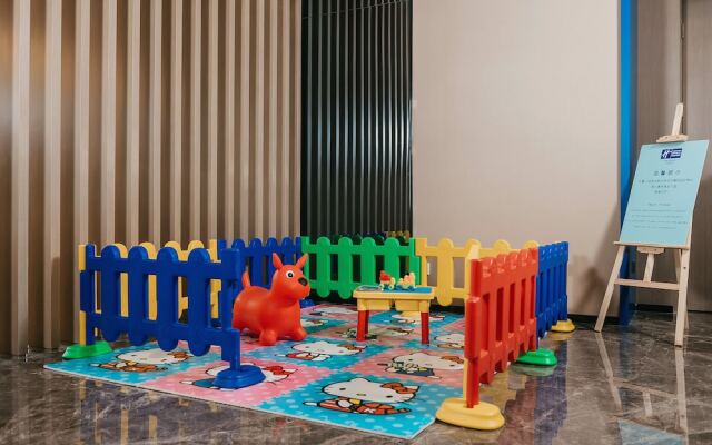 Holiday Inn Express Taizhou Cmc