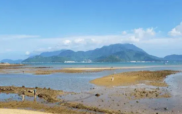 Shenzhen Meishe First-line Seaview Homestay (Jiaochangwei Branch)