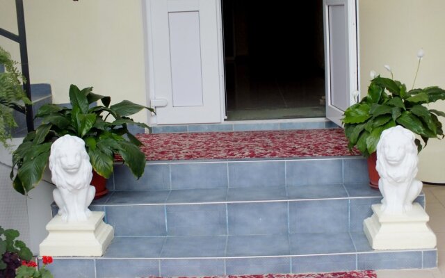 Diki Guest House