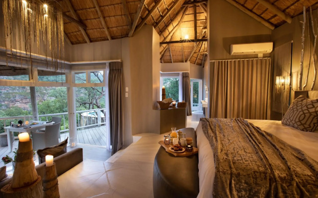 Clifftop Exclusive Safari Hideaway