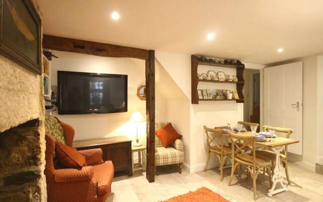 Mad Molly's Cottage
