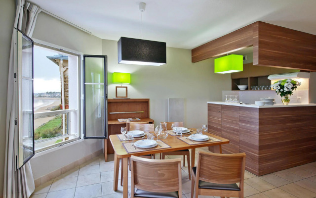 Residence Reine Marine in St.malo for 4 Persons