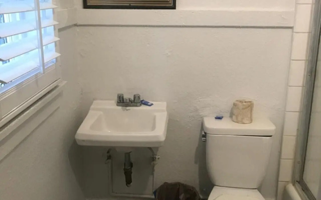 Hotel West Inn Hollywood LA