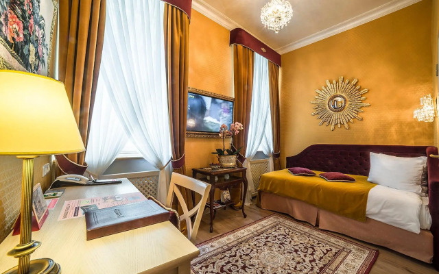 IMPERIAL Hotel & Restaurant