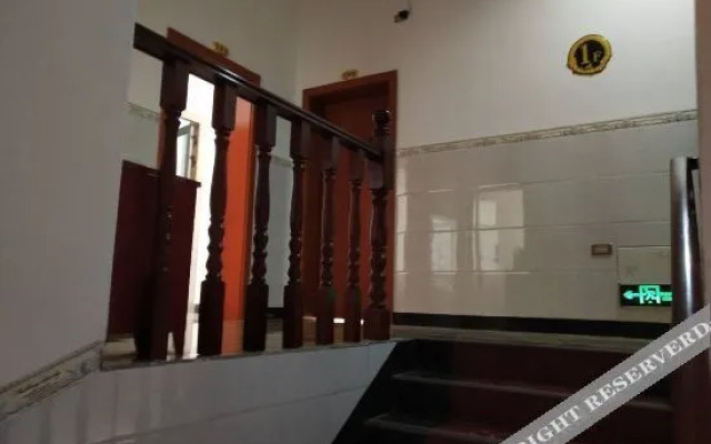 Qujing Shangke Hotel