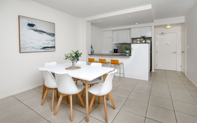 Pool View City Centre Apartment 206