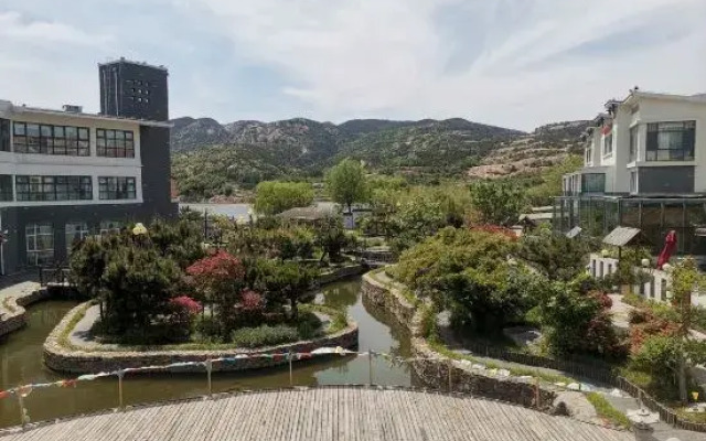 Yungu Xiangjiju Hot Spring Holiday Hotel