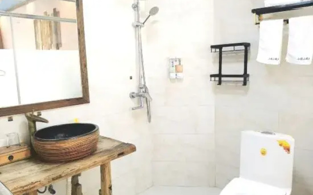 Xiyi Hailuogou townlet Xiaozhu Homestay