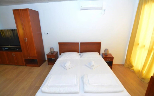 Balabusic Two-bedrooms Deluxe Apartment No.9