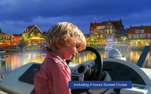 Luxe Yacht including SunSet Cruise