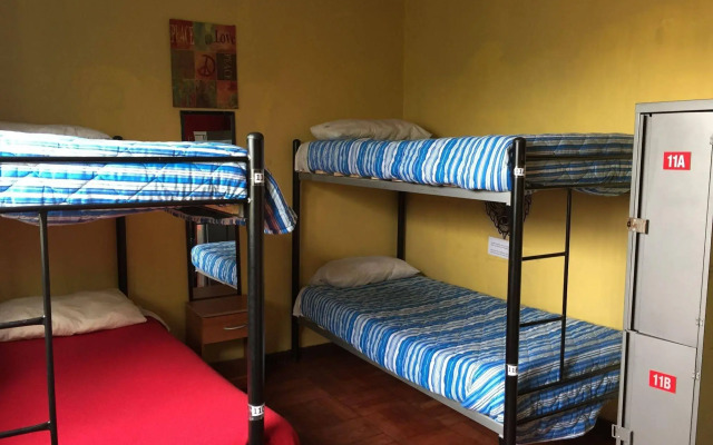 Travellers Place Hostel