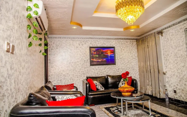 Tobby Royal Suites