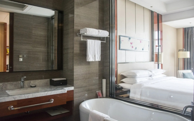 Sheraton Langfang Chaobai River Hotel