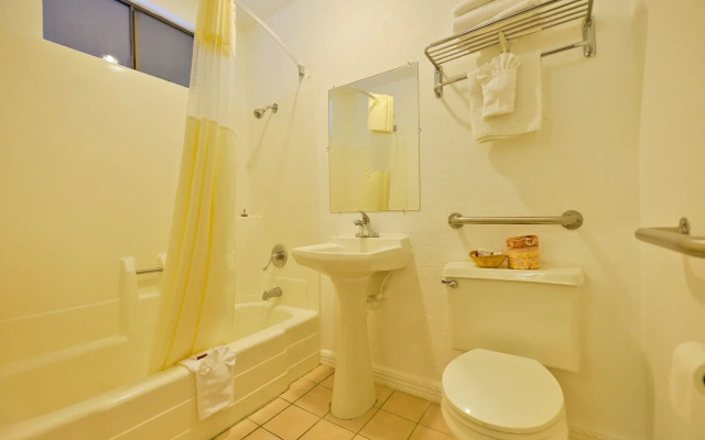 Rodeway Inn Fallbrook Downtown