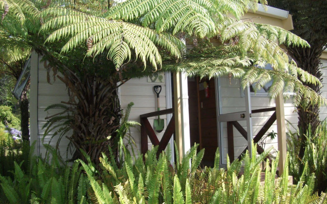 Tatahi Lodge Beach Resort