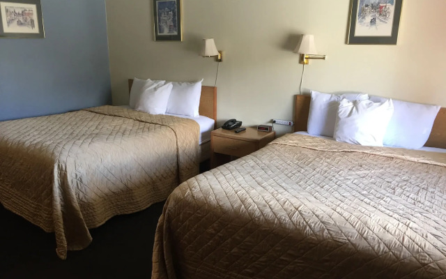 Holiday Lodge Grass Valley