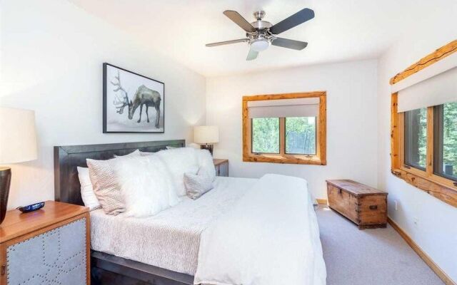 Slopeside Lodge
