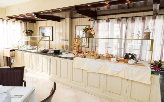 Hotel Club S'illot