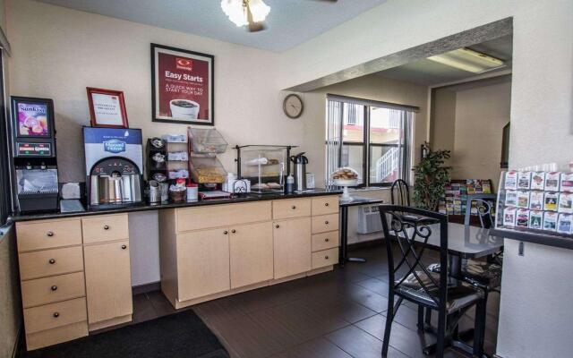 Fort Lauderdale Gardens Inn & Suites