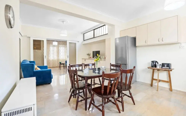 Dragonfly Apartment in Chania
