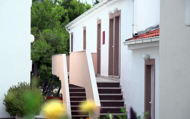 Apartments Lavica Beach Dumicic