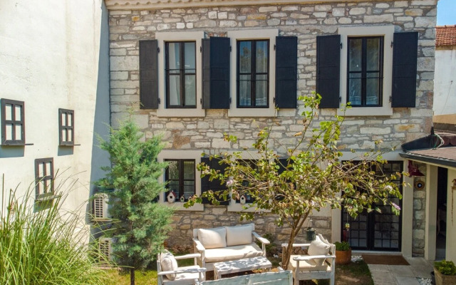 Urla Taş Konak Otel