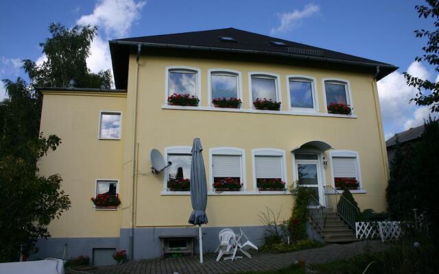 Hotel-Pension "Alte Schule"