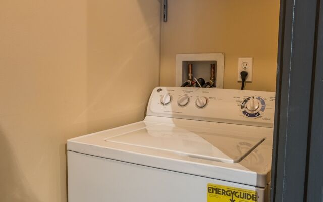 Downtown Jacksonville Apts by Frontdesk