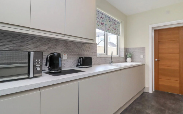 49 Waddington Road