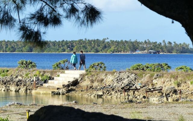 The Friendly Islander (Papiloa's)