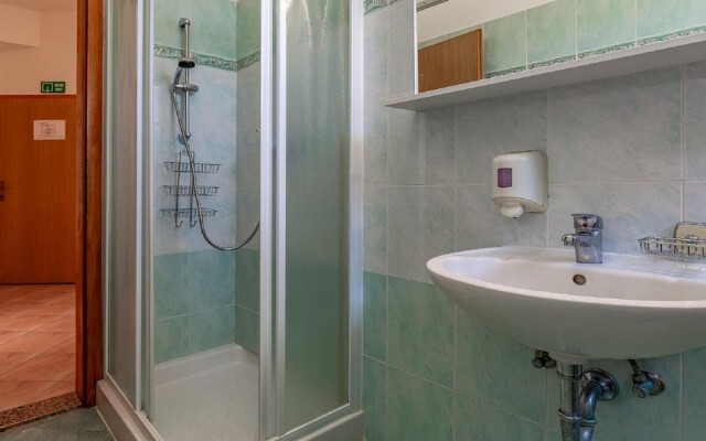 Pretty Apartment in Banjole near Sea Beach & Town Center