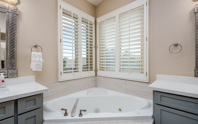 Casa Allegra 5 Bedroom Home by RedAwning