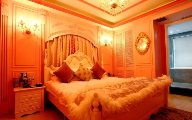 Wuhan U and I Theme Hotel