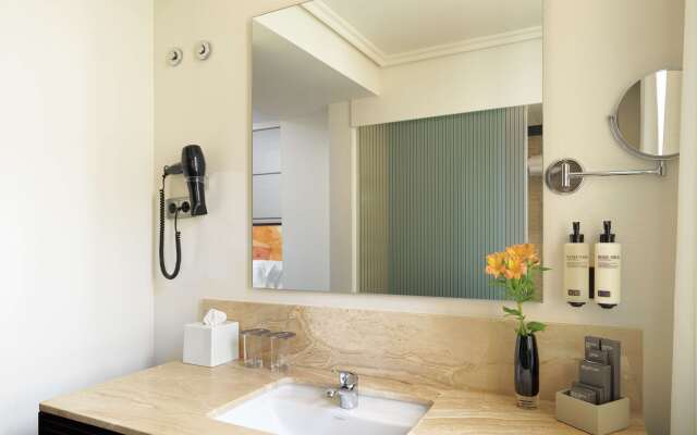 H10 Universitat Hotel
