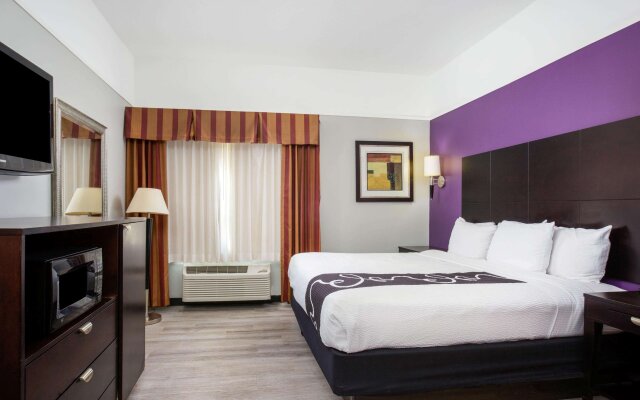 La Quinta Inn & Suites by Wyndham Raymondville