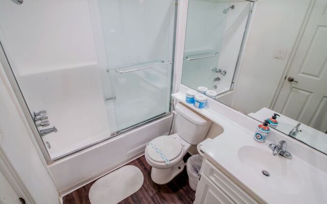 Prime Location Luxury Westwood Apt 111