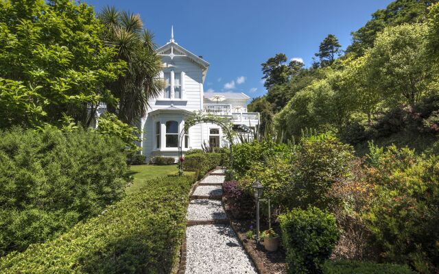 Sennen House