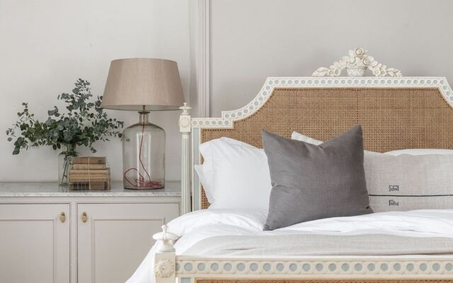 Cotswold House