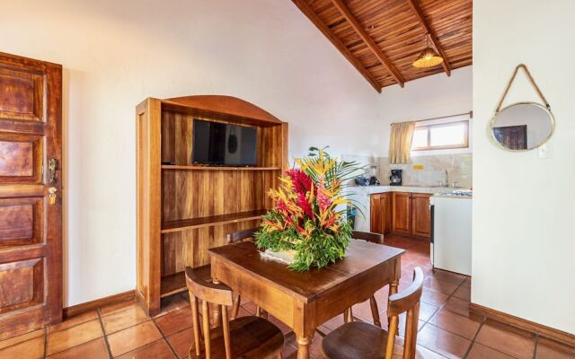 Ola Bonita BeachFront Apart Hotel