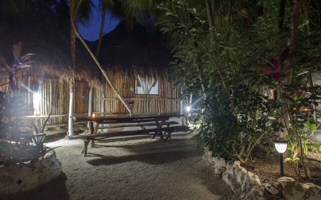 Maya Cabanas & Cenote Tulum
