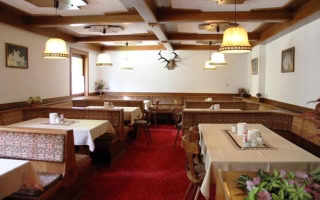 Pension-Ferienhäuser Waldruh - Tannenheim / Inge
