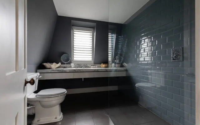 Chesilton Road by Onefinestay