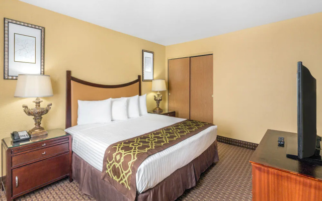 Travelodge By Wyndham Lake Havasu